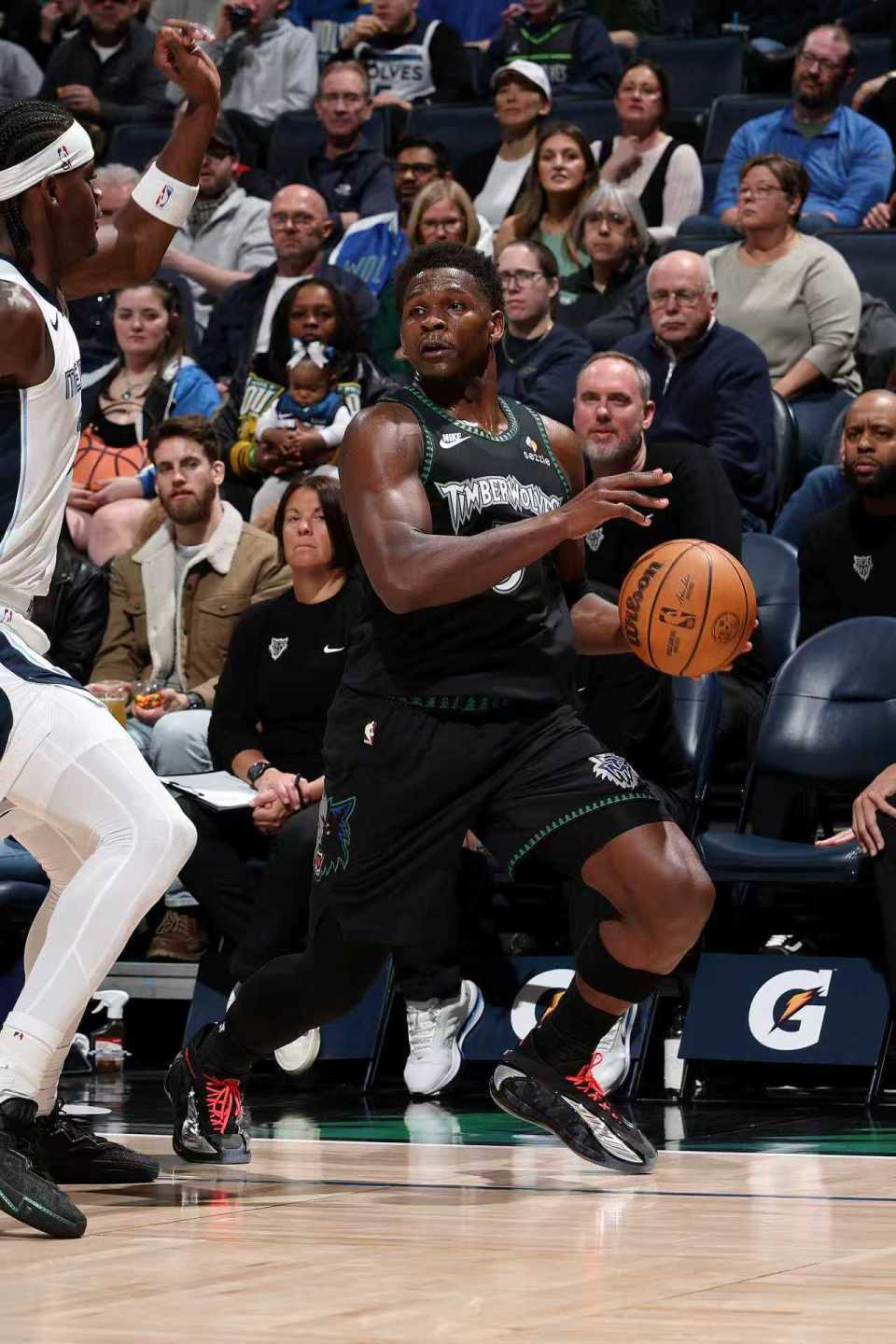 九游体育-森林狼拒灰熊17分逆转：华子41+6+5神迹超科比历史第二 仅输乔丹